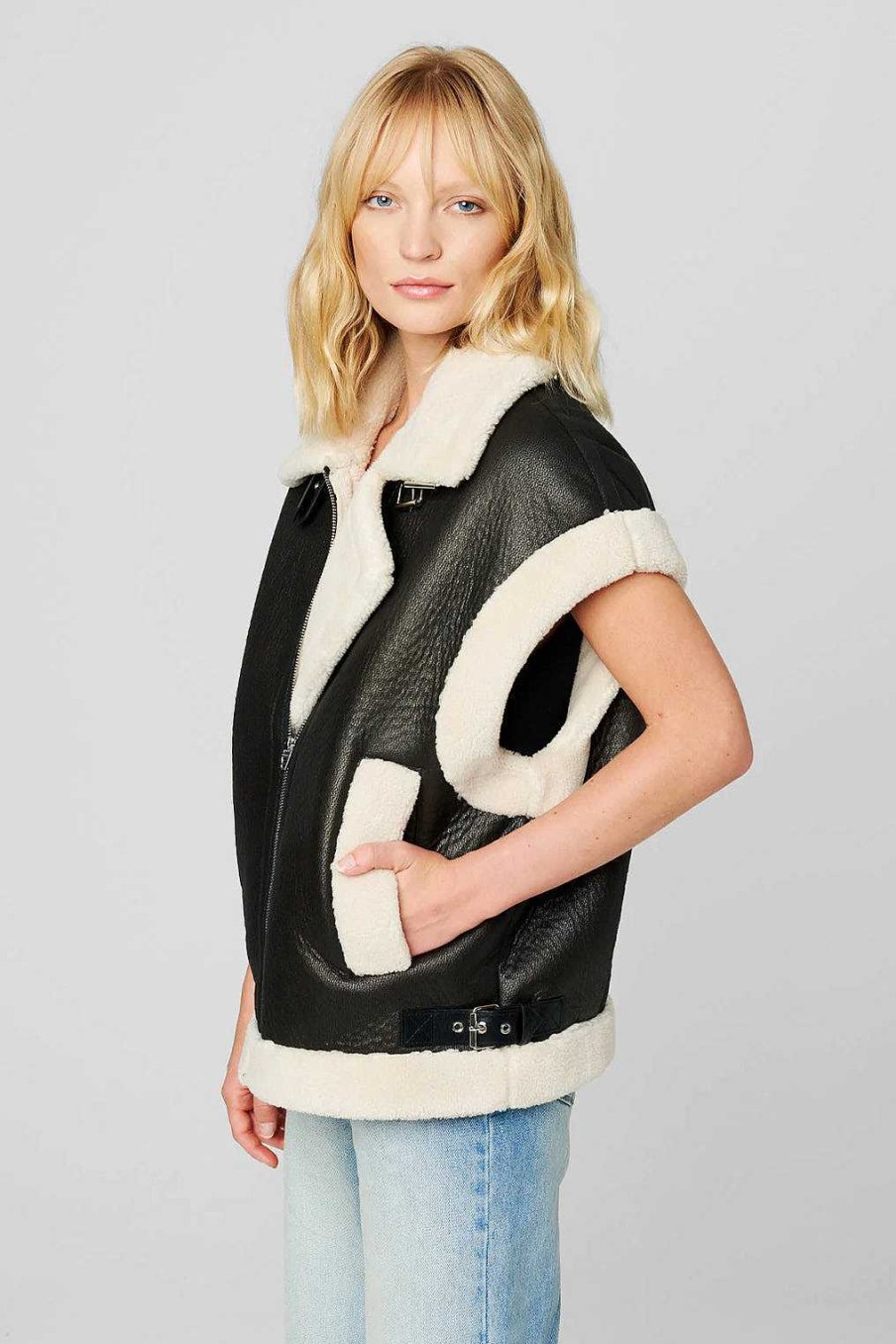 Apparel Blank NYC | Work It Sherpa Vest Black